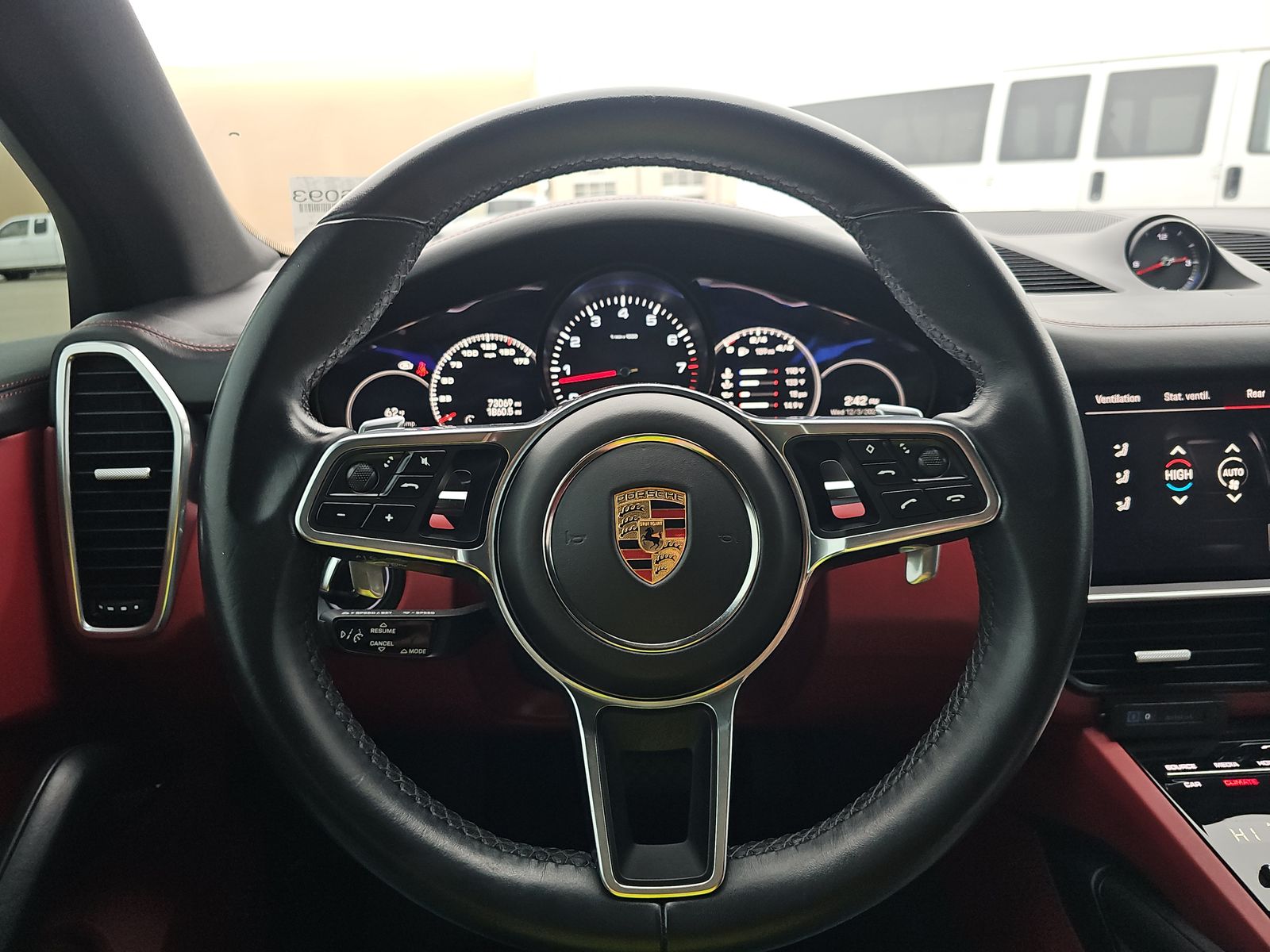 2023 Porsche Cayenne Platinum Edition AWD