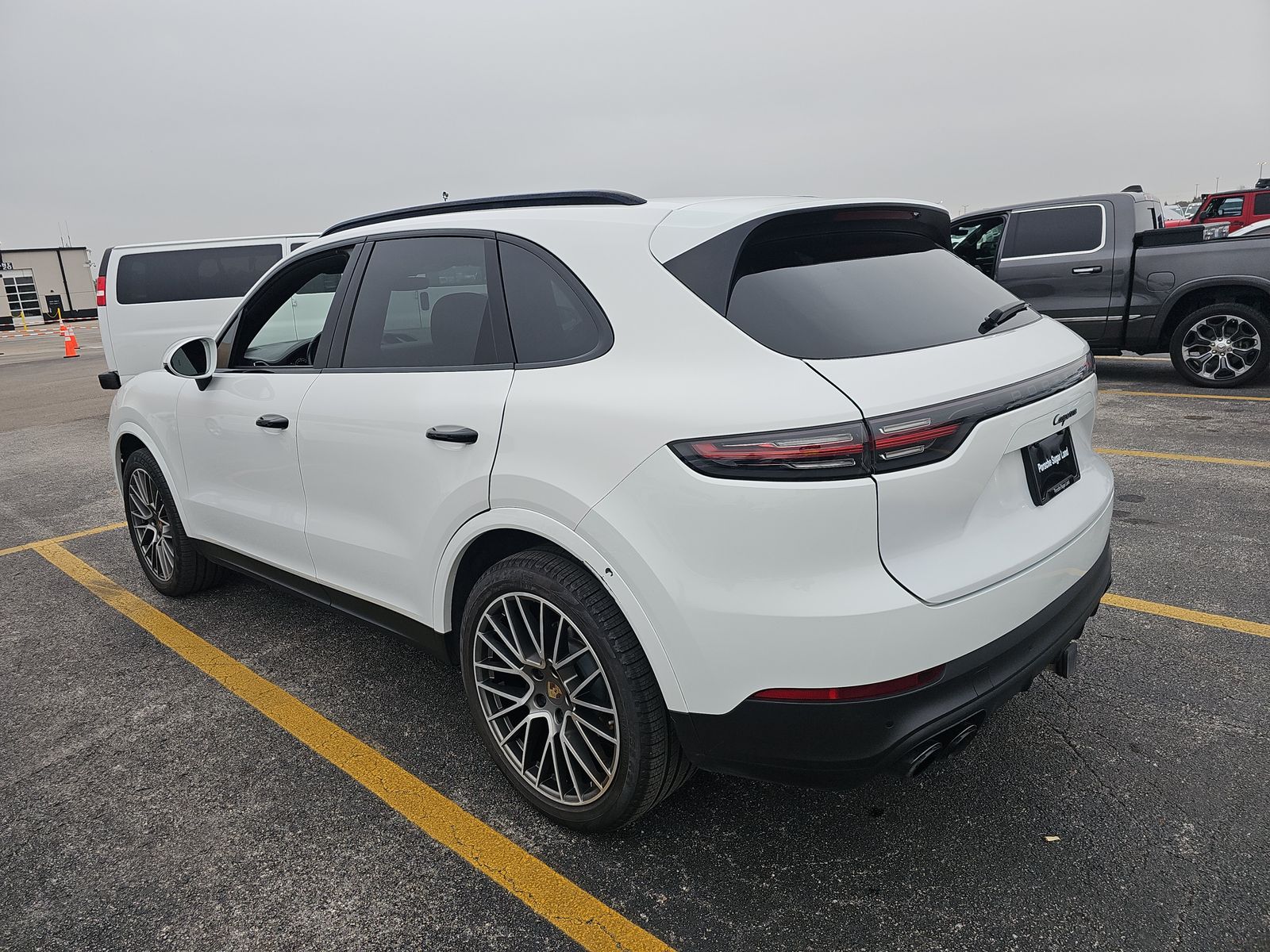 2023 Porsche Cayenne Platinum Edition AWD