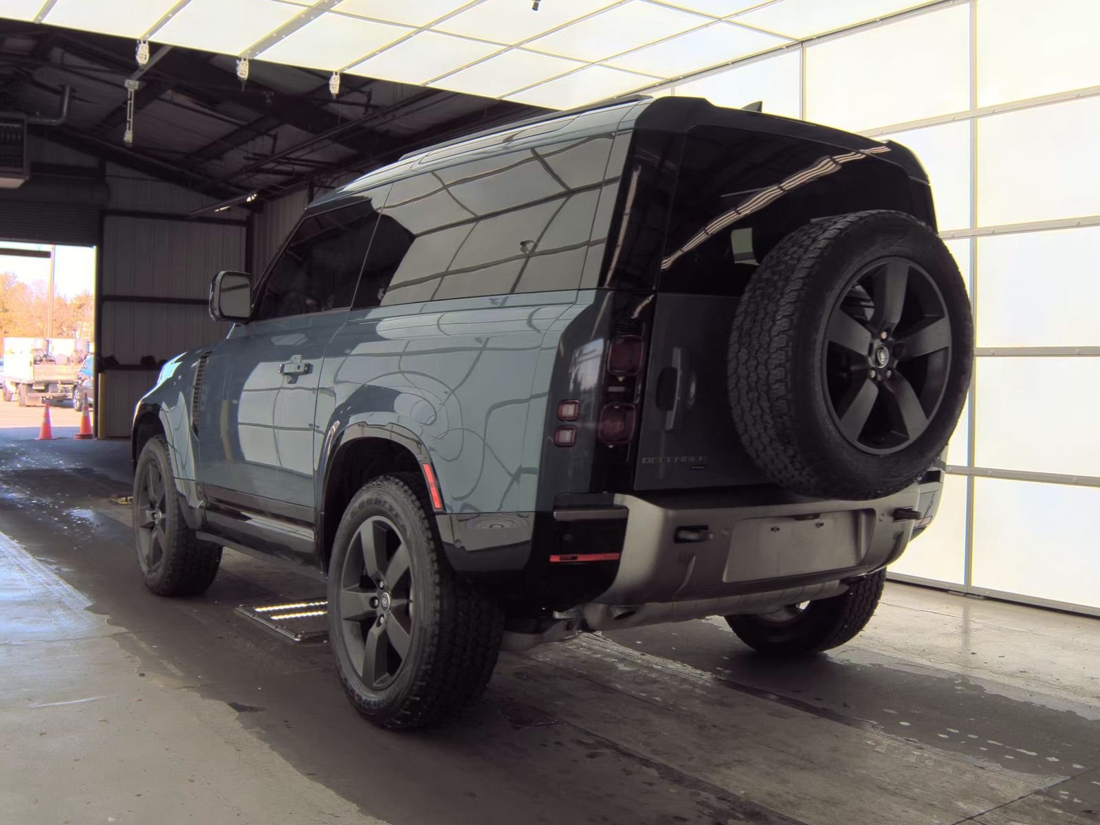 2022 Land Rover Defender 90 X-Dynamic S AWD