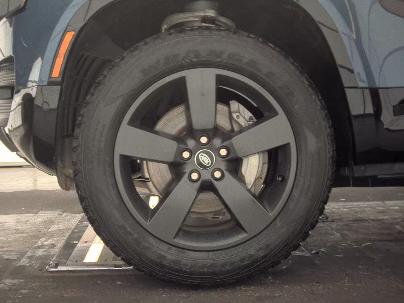 2022 Land Rover Defender 90 X-Dynamic S AWD