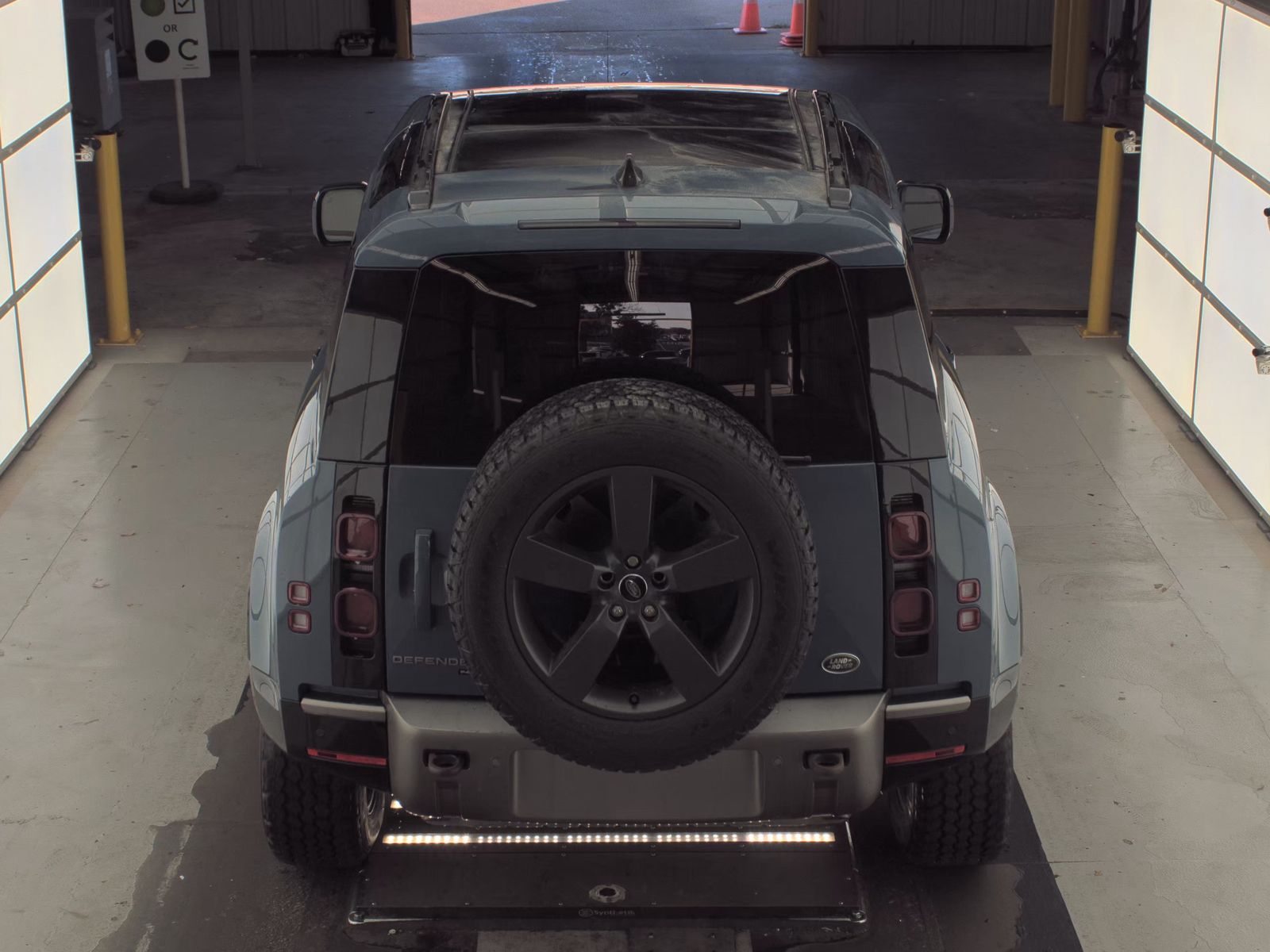 2022 Land Rover Defender 90 X-Dynamic S AWD