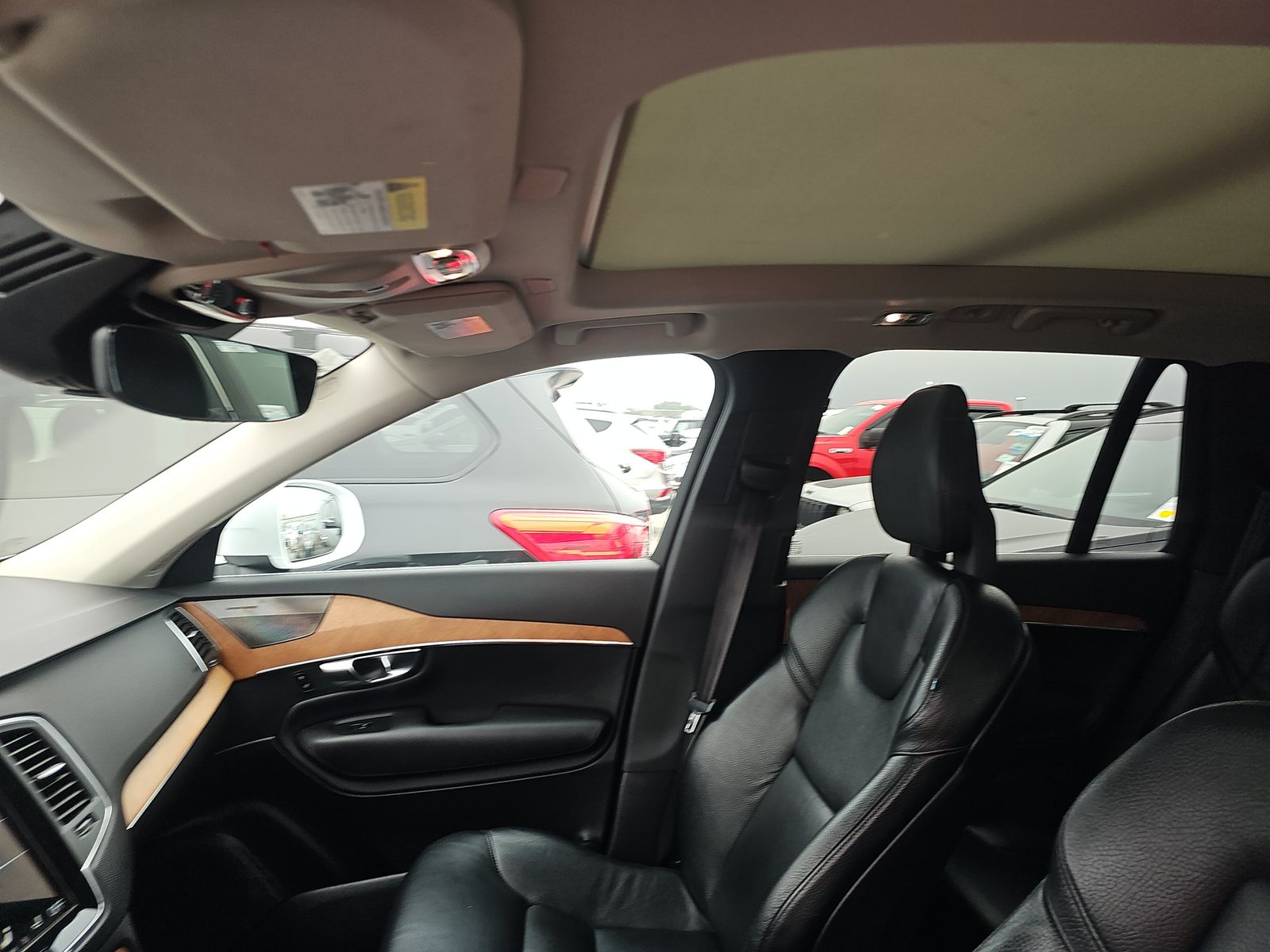 2021 Volvo XC90 T6 Momentum AWD