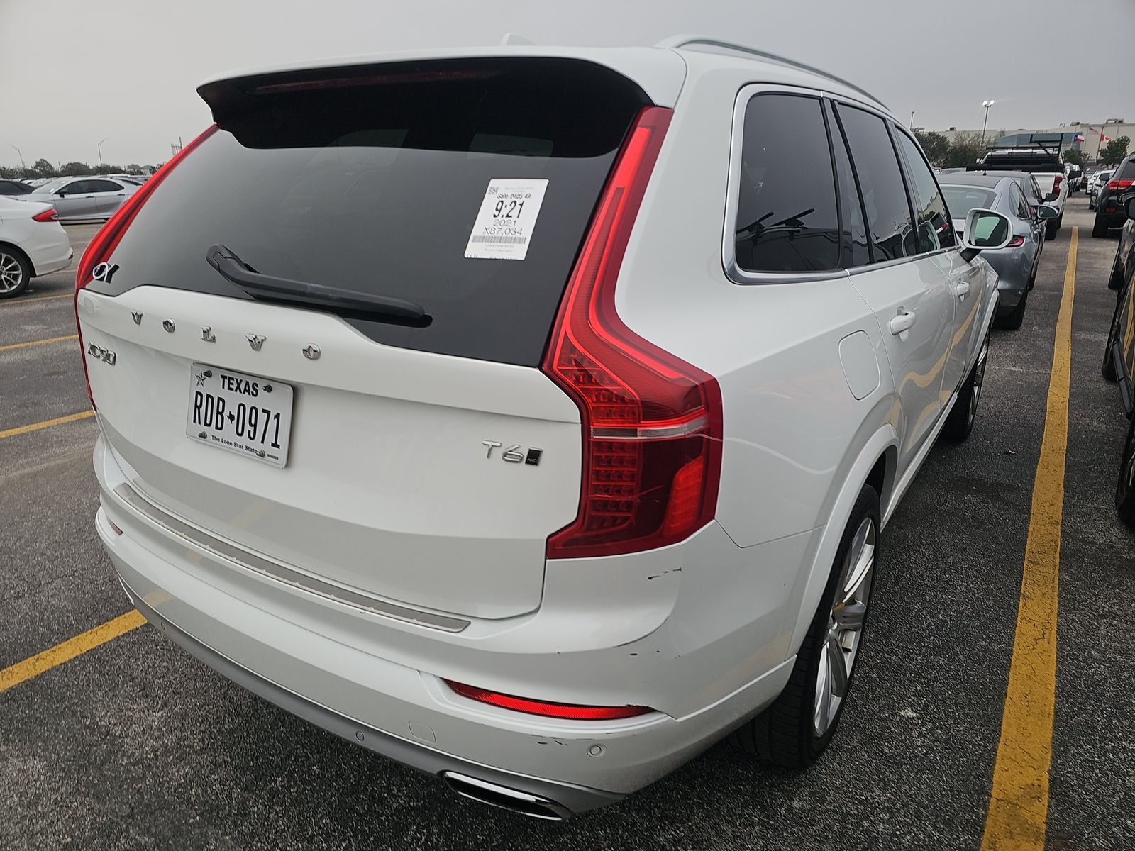 2021 Volvo XC90 T6 Momentum AWD
