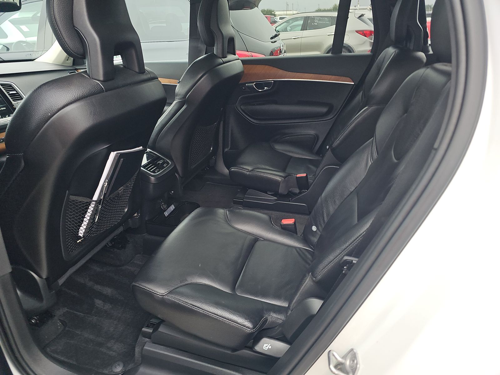 2021 Volvo XC90 T6 Momentum AWD