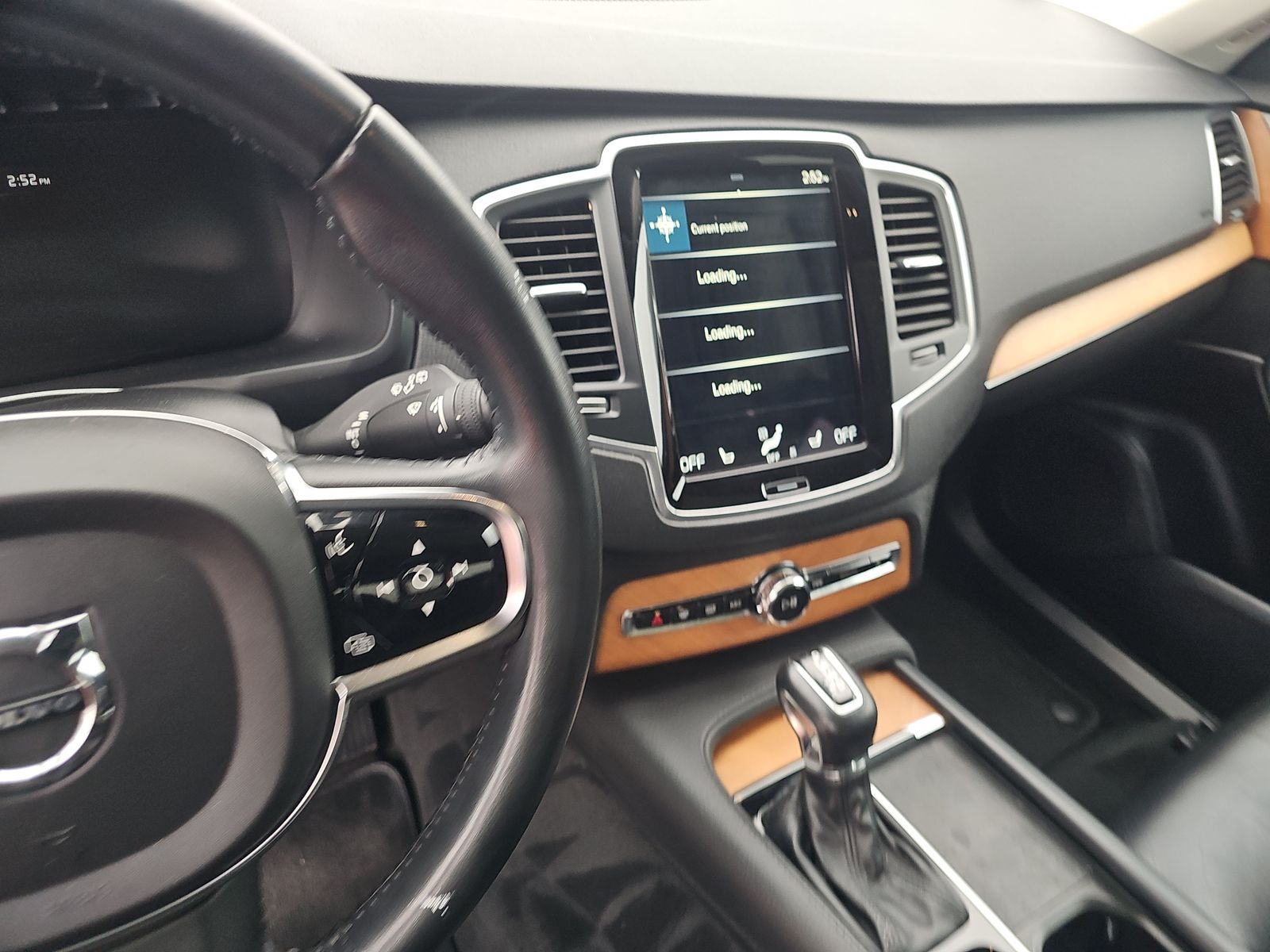 2021 Volvo XC90 T6 Momentum AWD