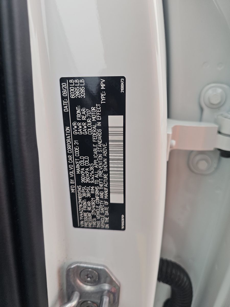 2021 Volvo XC90 T6 Momentum AWD