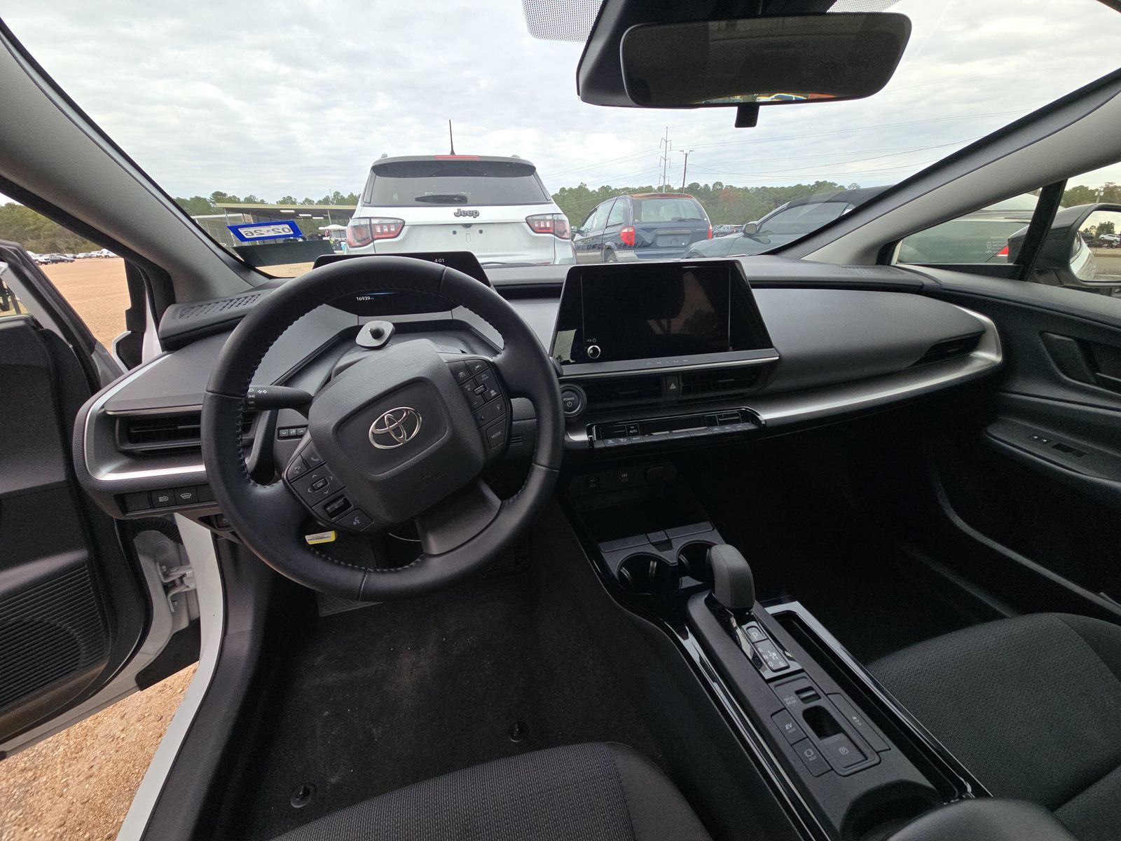 2025 Toyota Prius LE FWD