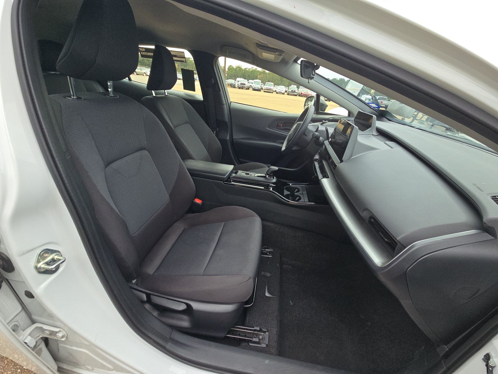 2025 Toyota Prius LE FWD