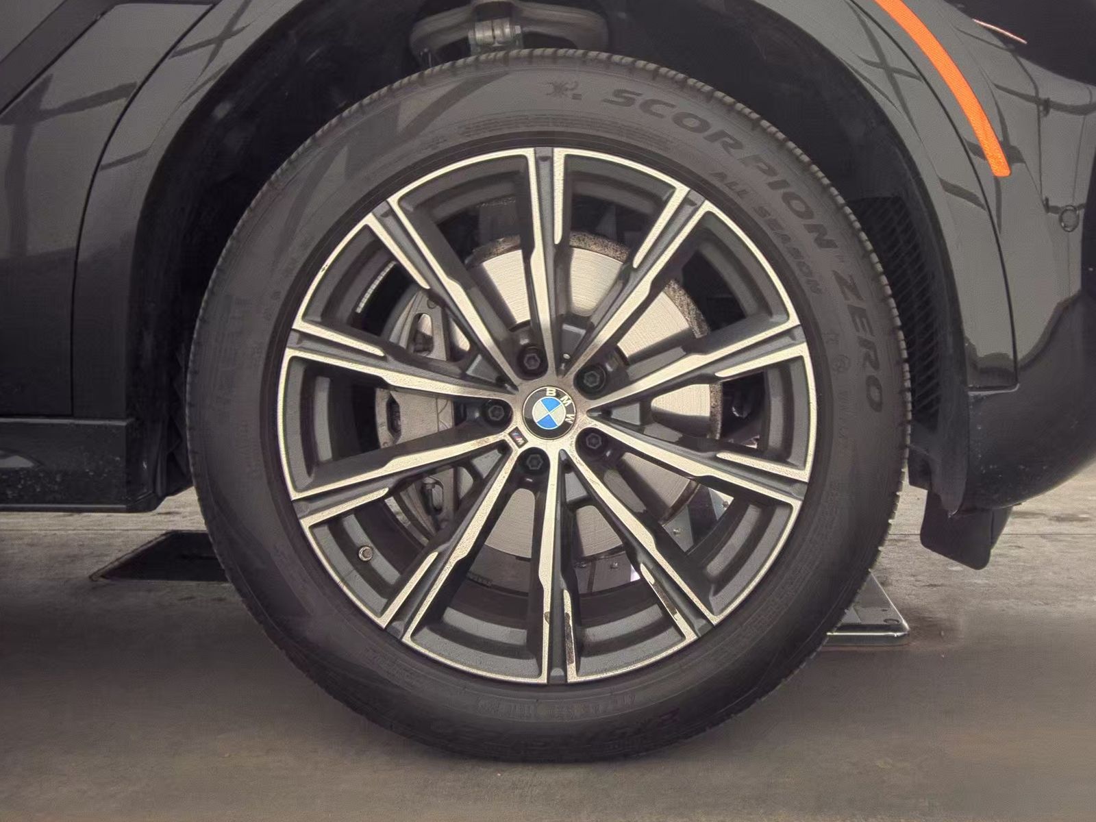 2025 BMW X6 xDrive40i AWD