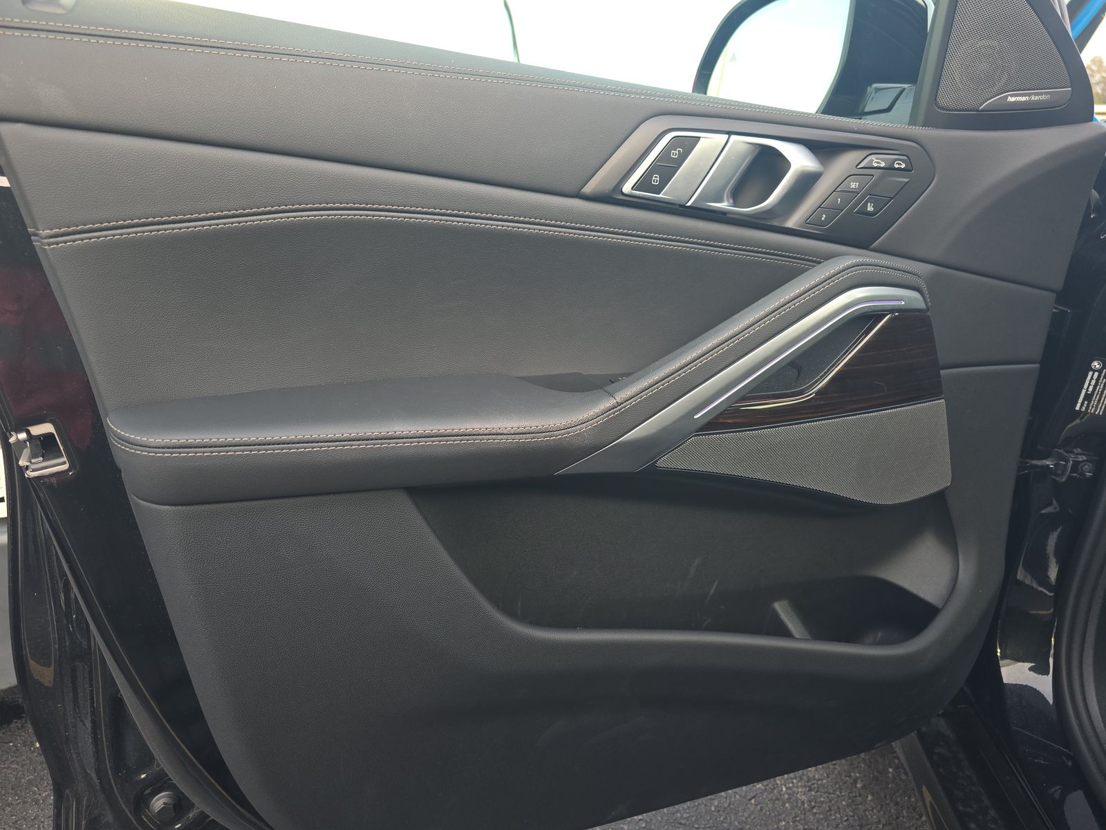 2025 BMW X6 xDrive40i AWD