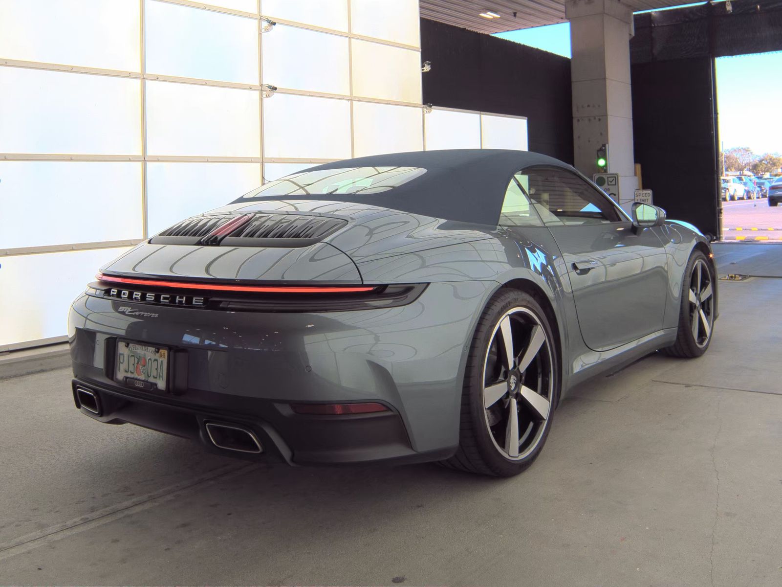 2025 Porsche 911 Carrera RWD