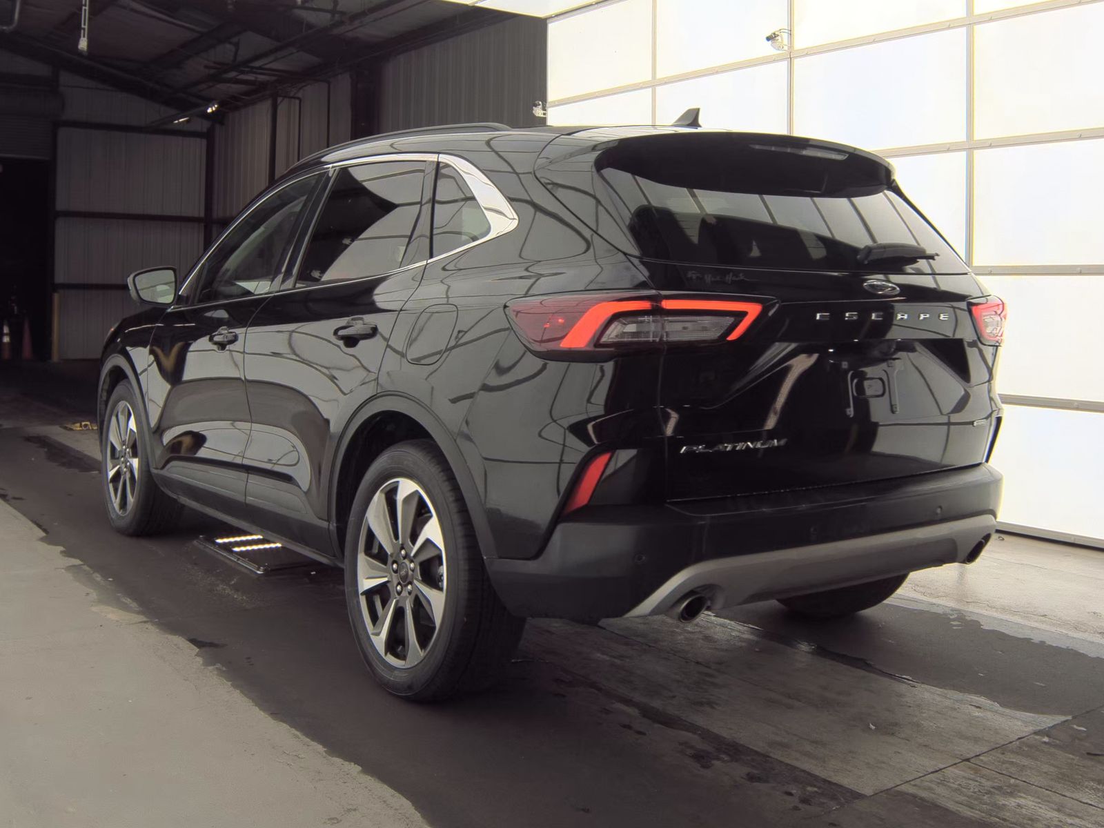 2023 Ford Escape Hybrid Platinum FWD