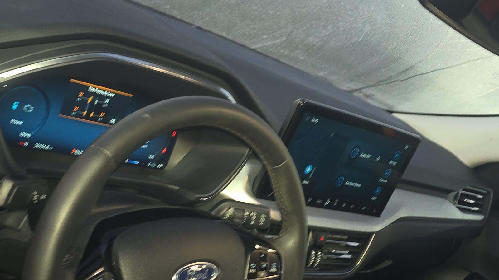 2023 Ford Escape Hybrid Platinum FWD