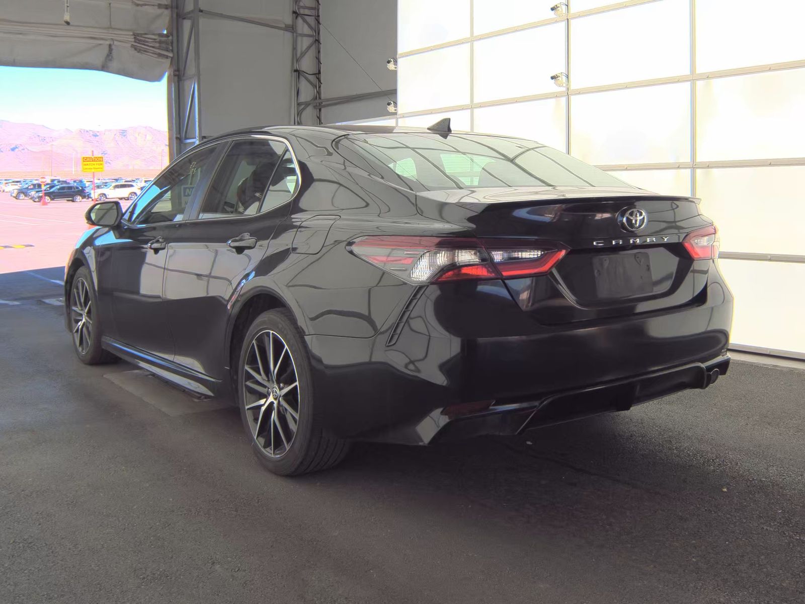 2022 Toyota Camry SE FWD