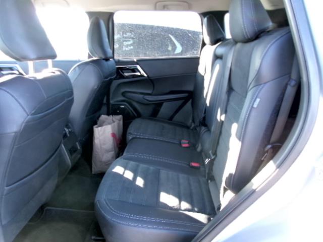 2025 Mitsubishi Outlander SE FWD