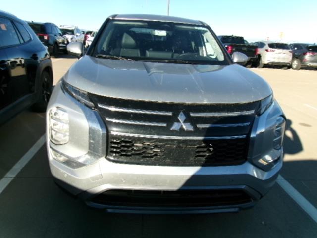 2025 Mitsubishi Outlander SE FWD