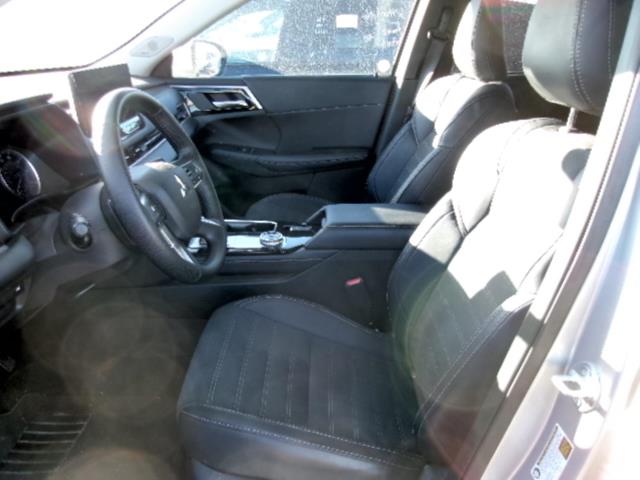 2025 Mitsubishi Outlander SE FWD