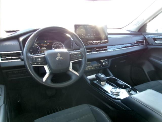 2025 Mitsubishi Outlander SE FWD