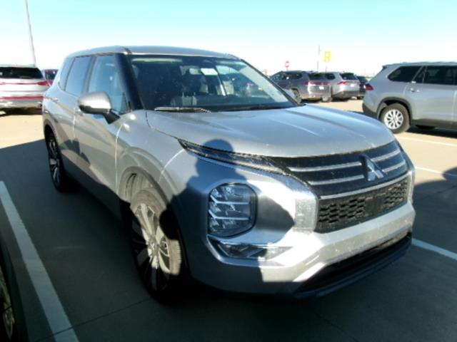 2025 Mitsubishi Outlander SE FWD