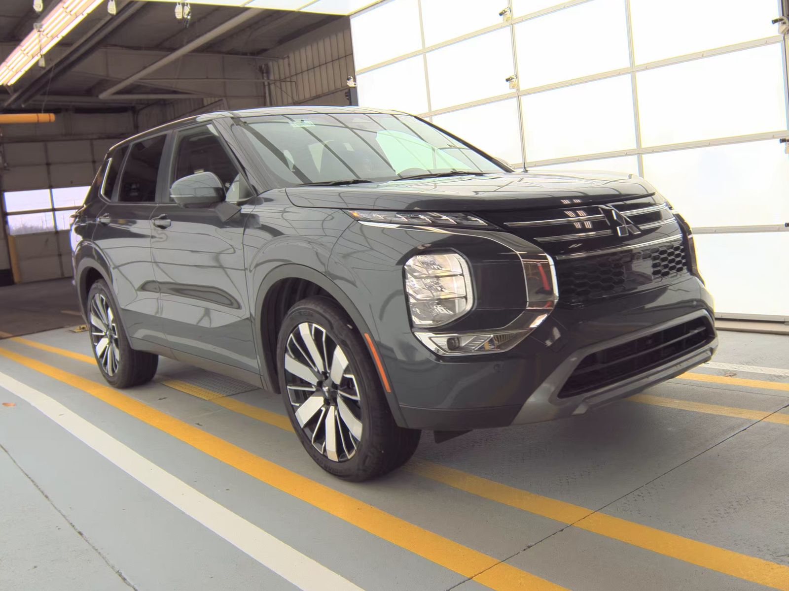 2025 Mitsubishi Outlander SE FWD