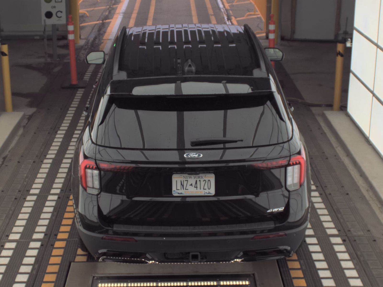 2025 Ford Explorer ST-Line AWD