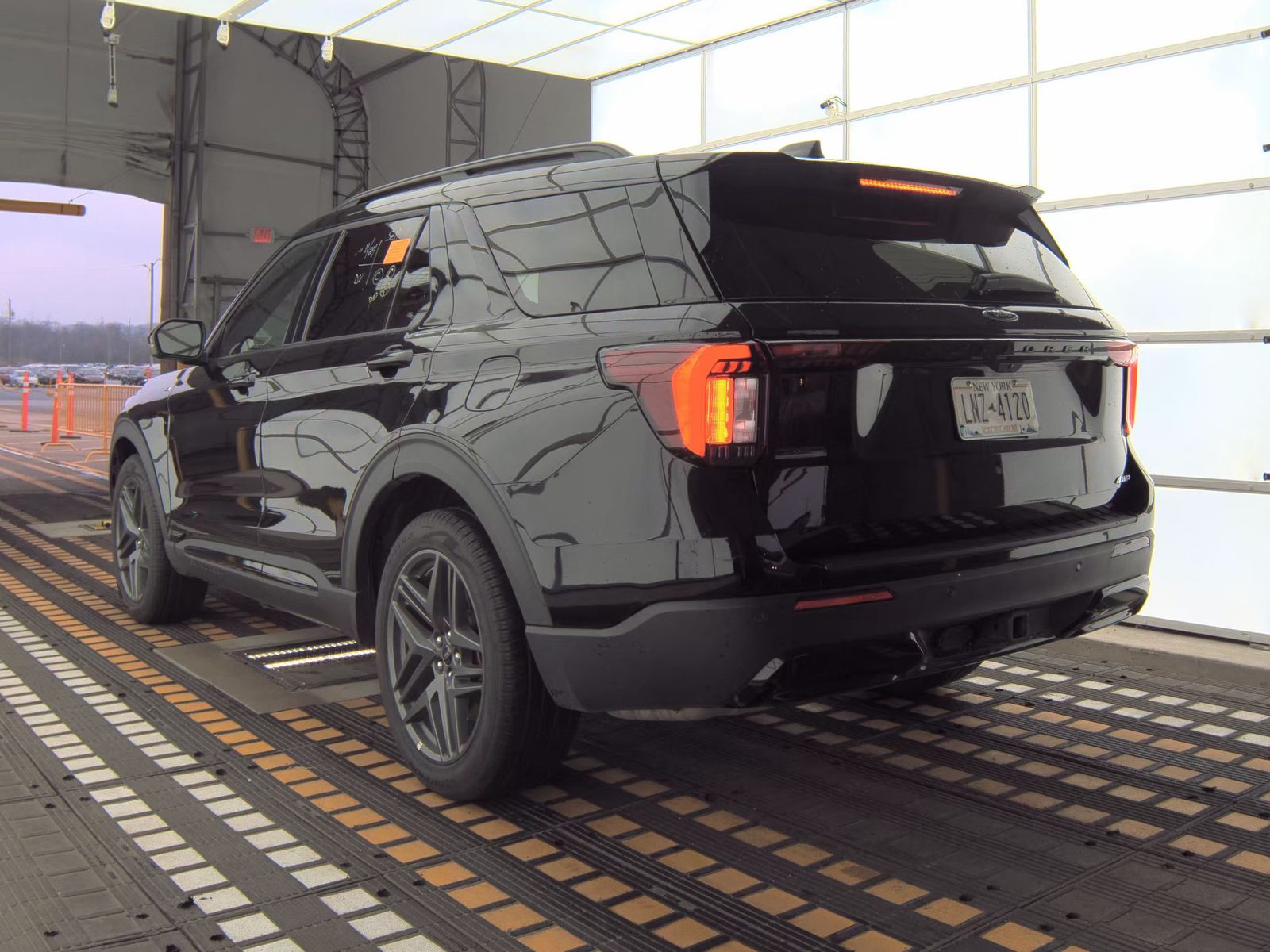 2025 Ford Explorer ST-Line AWD