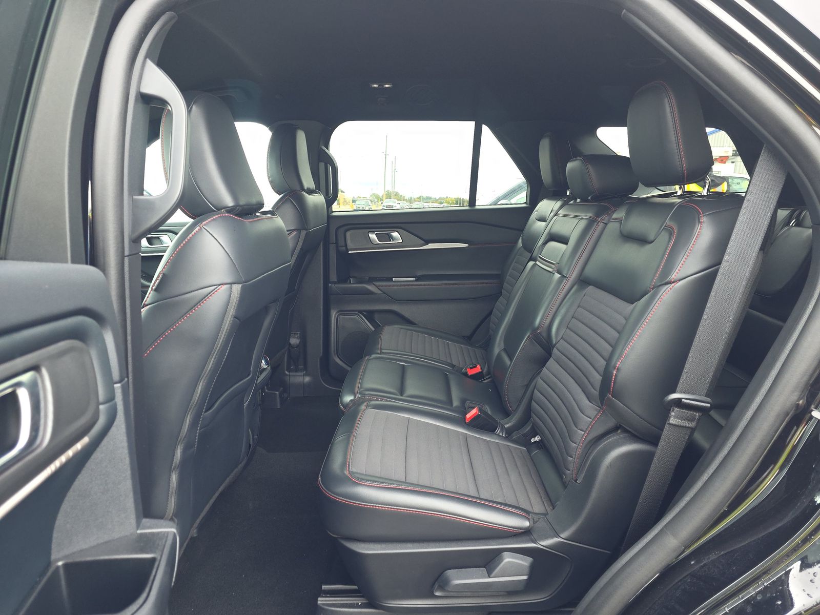 2025 Ford Explorer ST-Line AWD