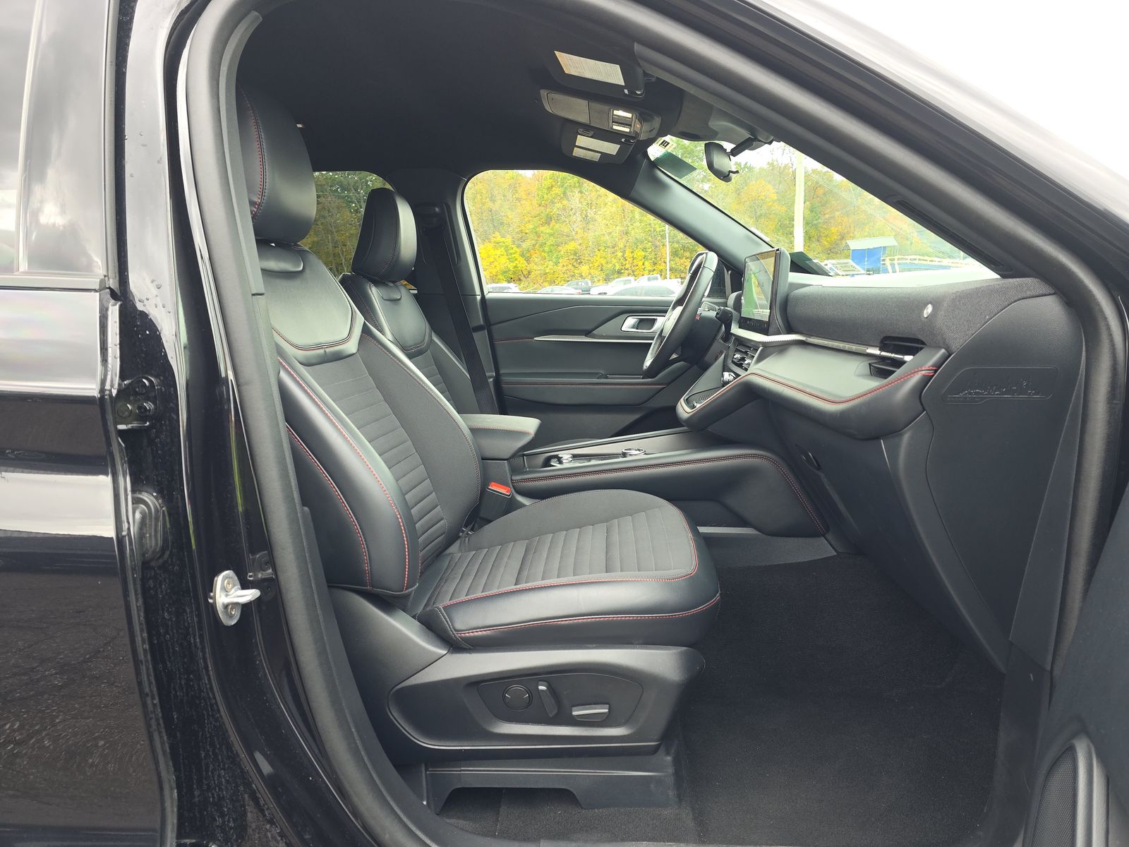 2025 Ford Explorer ST-Line AWD