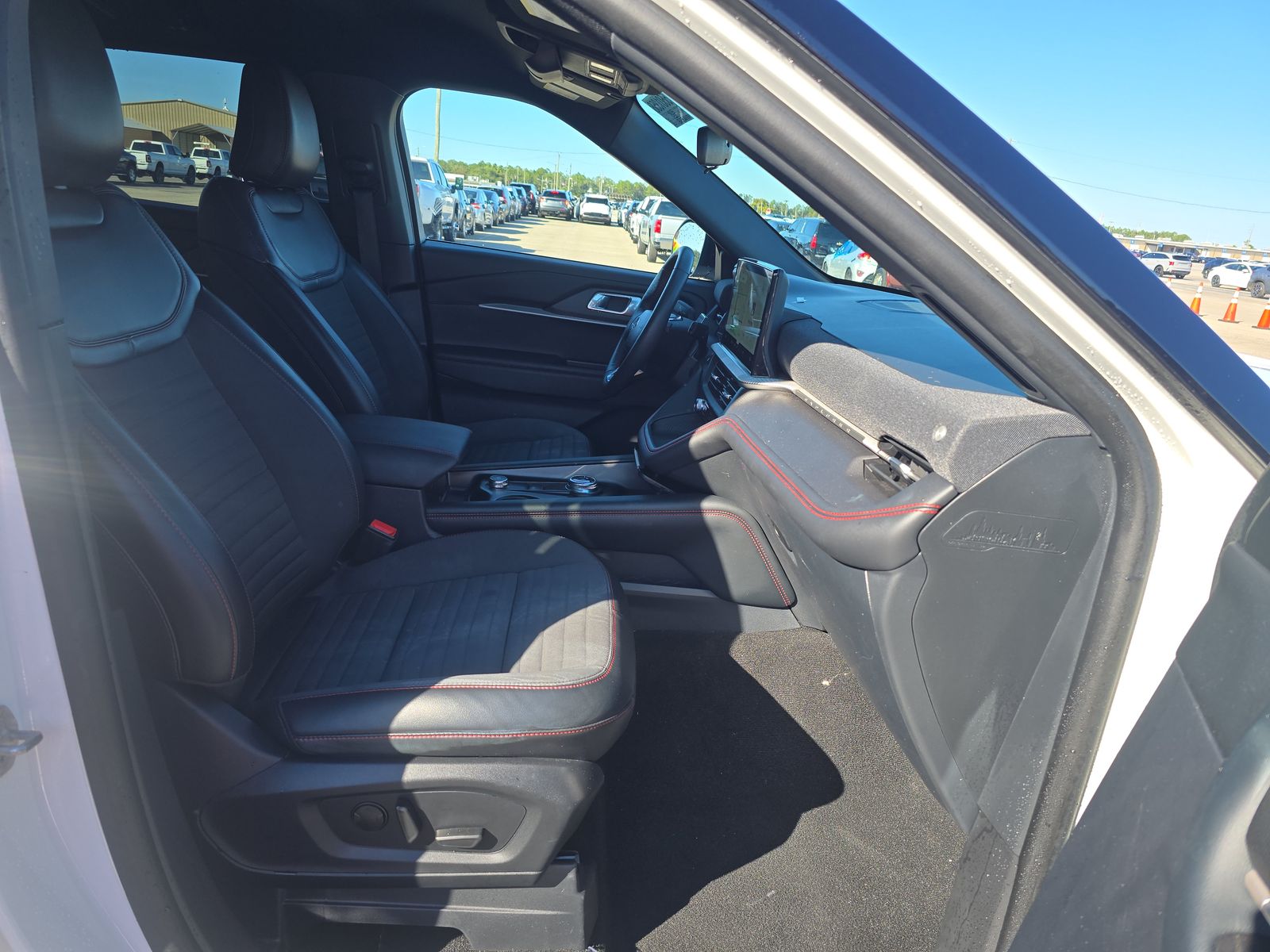 2025 Ford Explorer ST-Line AWD