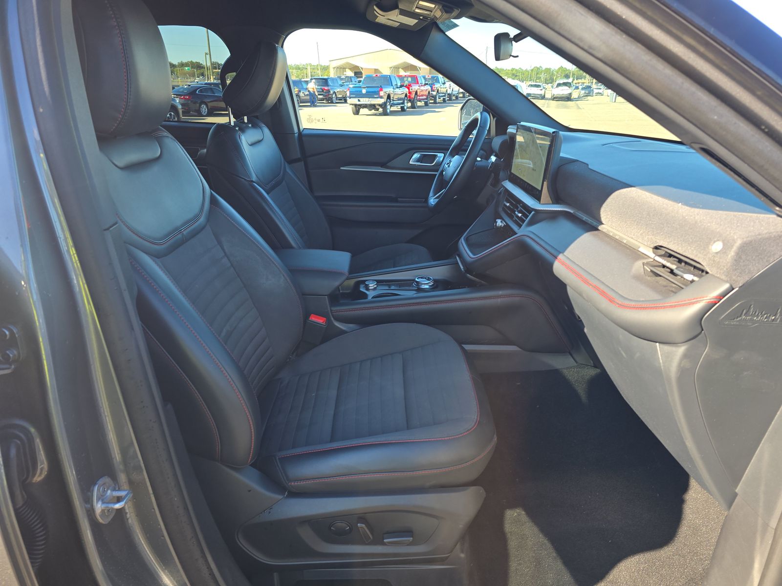 2025 Ford Explorer ST-Line AWD