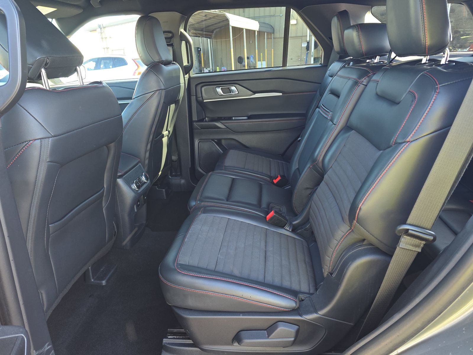 2025 Ford Explorer ST-Line AWD