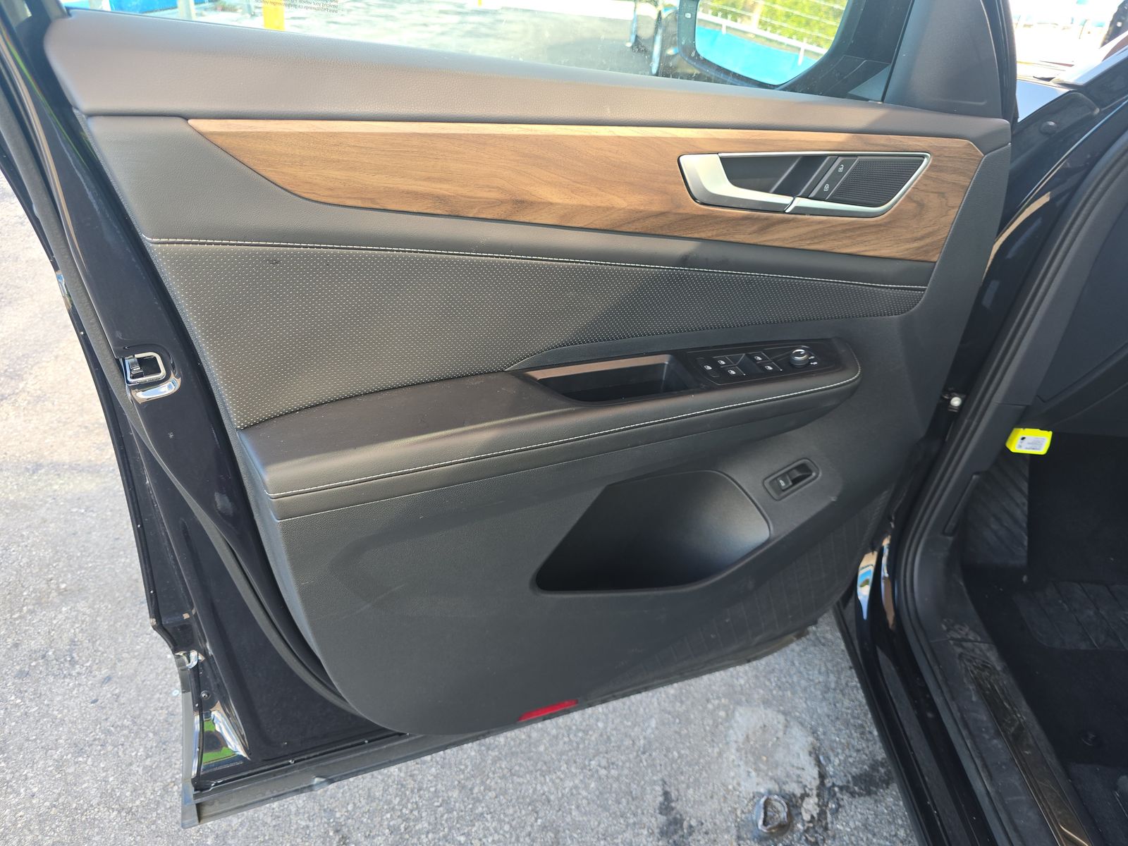 2025 Volkswagen Atlas 2.0T SE FWD