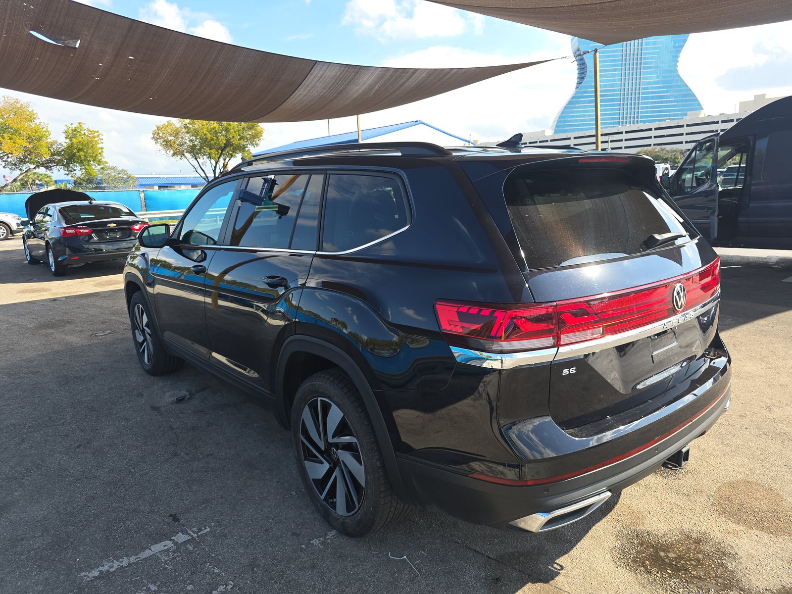 2025 Volkswagen Atlas 2.0T SE FWD