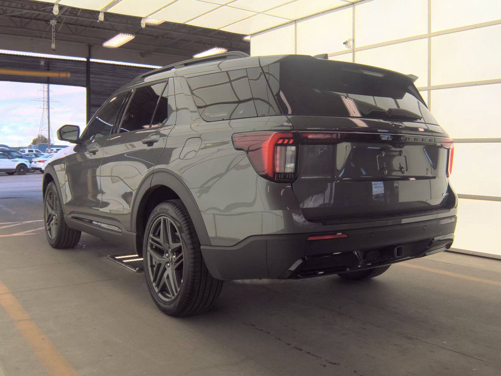 2025 Ford Explorer ST-Line AWD