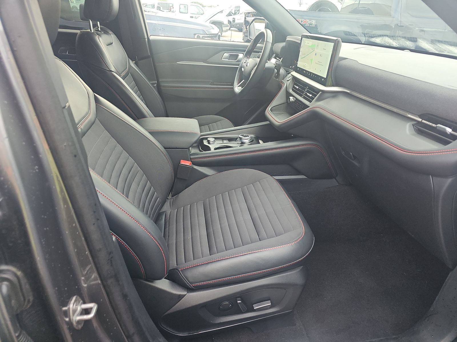 2025 Ford Explorer ST-Line AWD