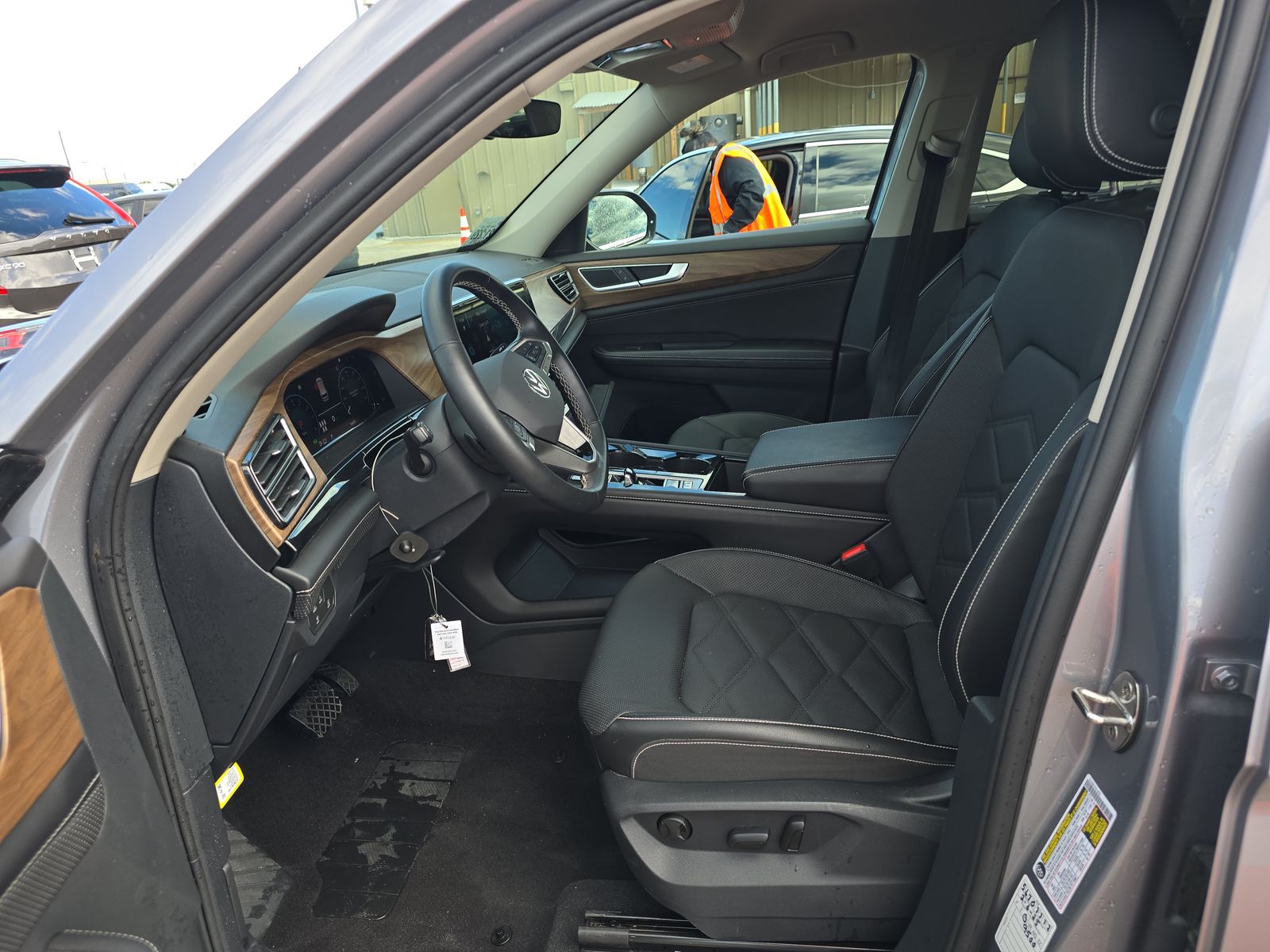 2025 Volkswagen Atlas 2.0T SE FWD