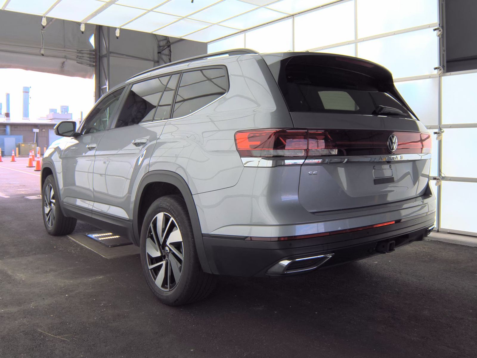 2025 Volkswagen Atlas 2.0T SE FWD