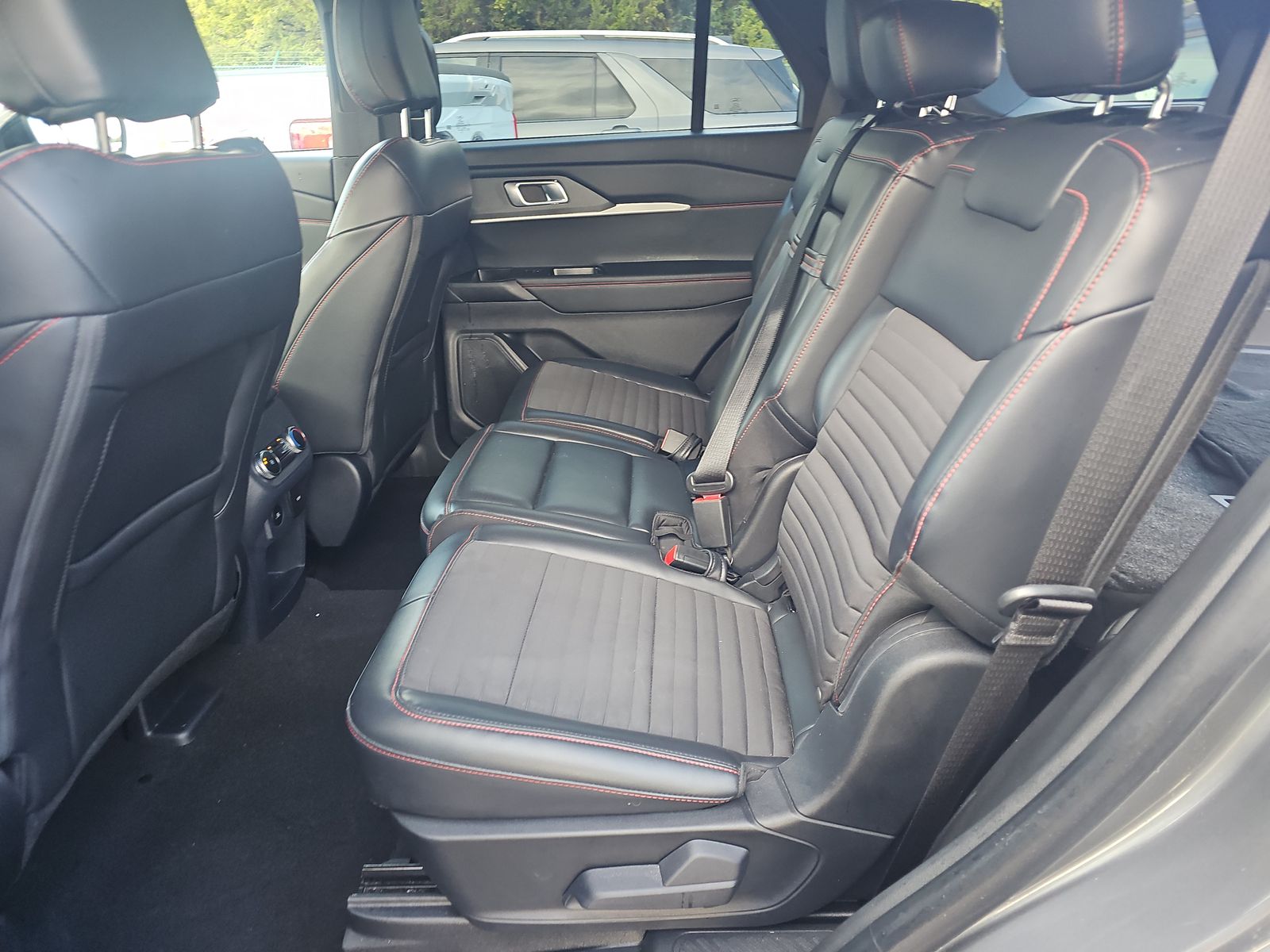 2025 Ford Explorer ST-Line AWD