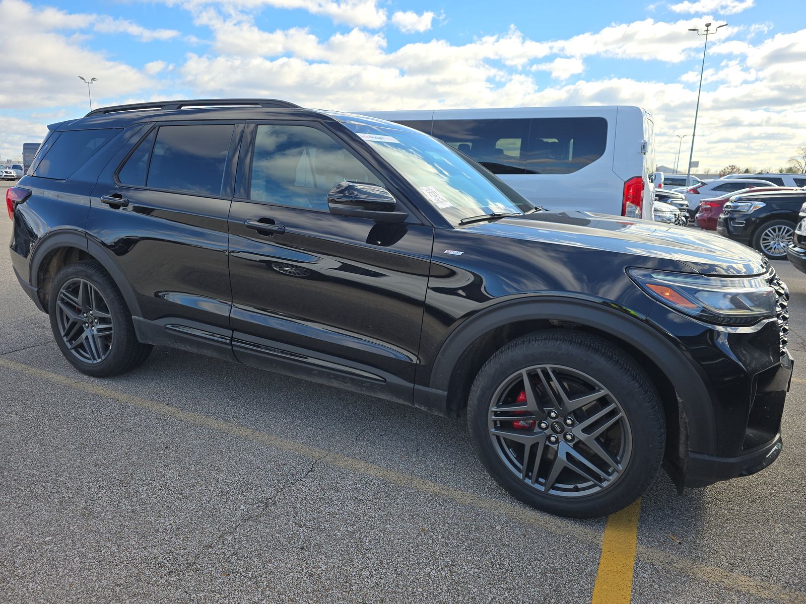 2025 Ford Explorer ST-Line AWD