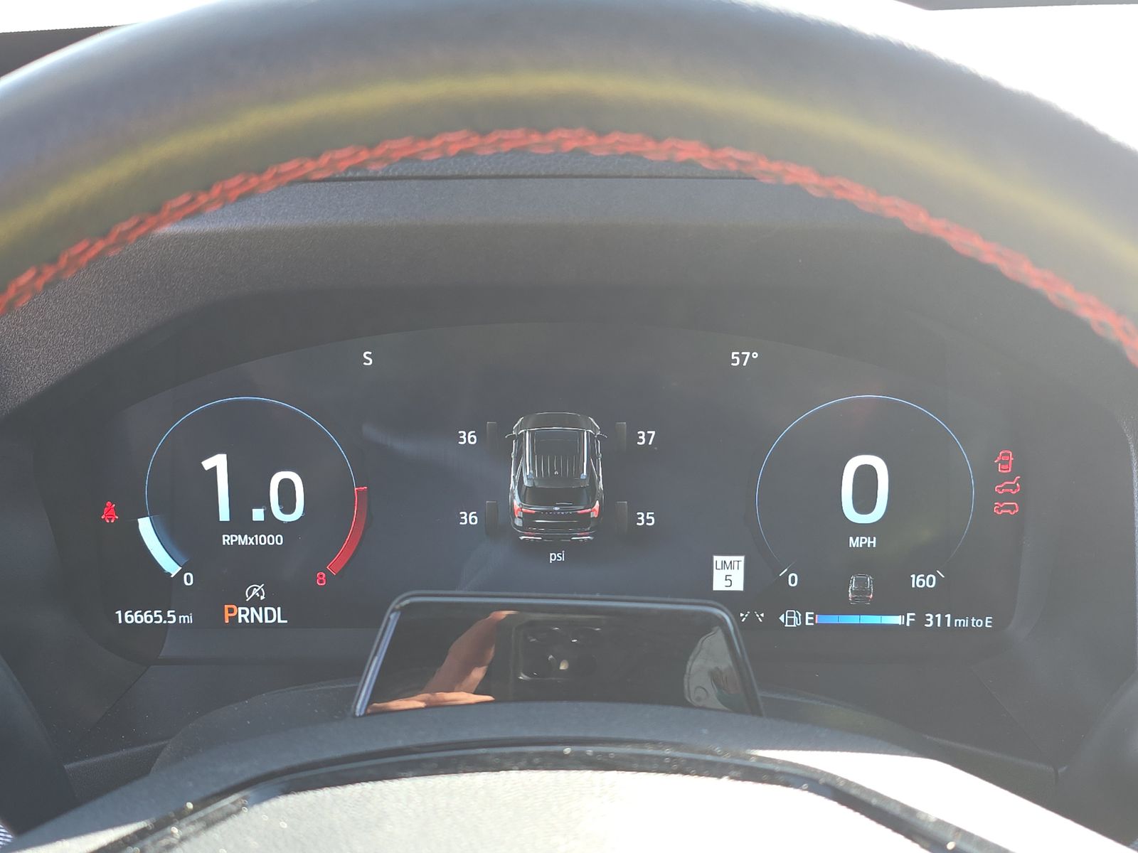 2025 Ford Explorer ST-Line AWD