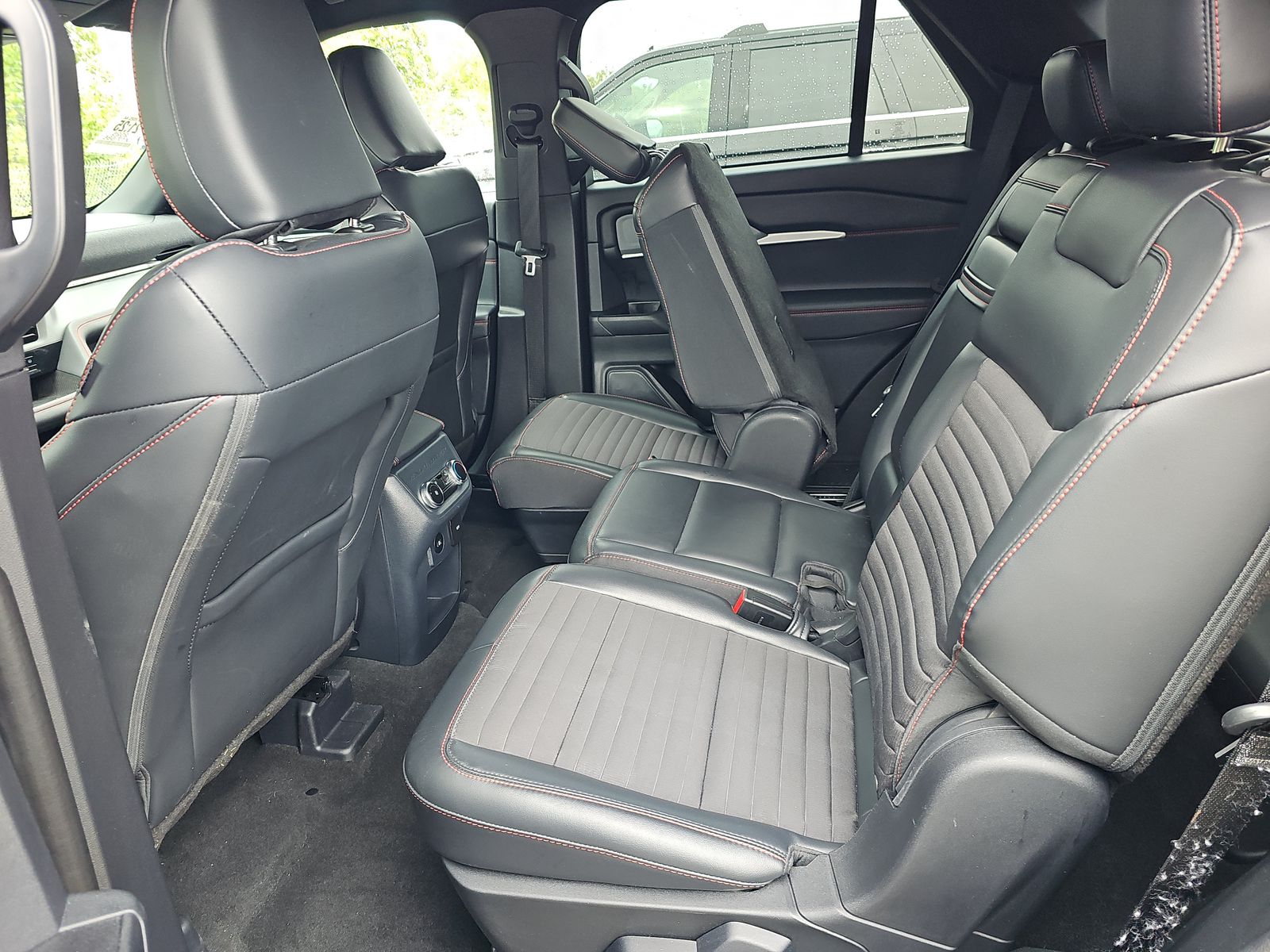 2025 Ford Explorer ST-Line AWD