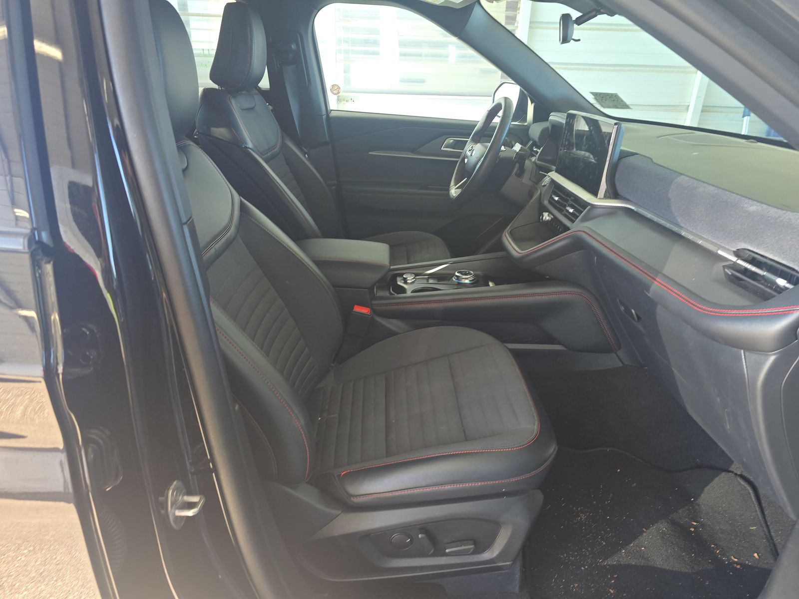 2025 Ford Explorer ST-Line AWD