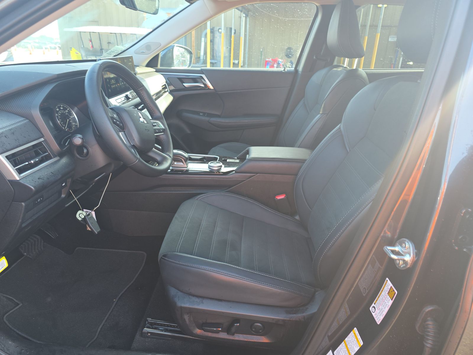 2025 Mitsubishi Outlander SE FWD