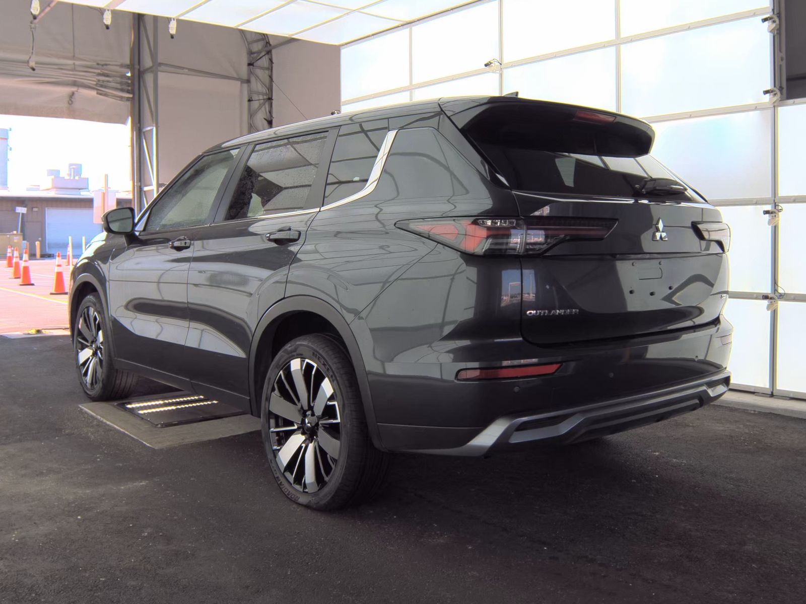 2025 Mitsubishi Outlander SE FWD