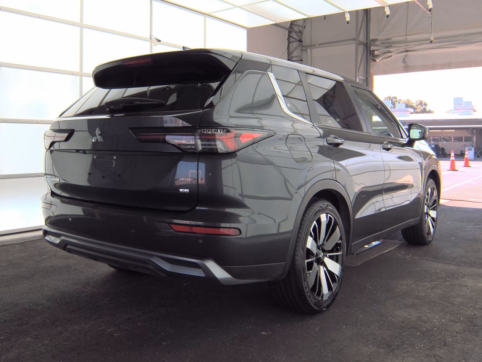 2025 Mitsubishi Outlander SE FWD