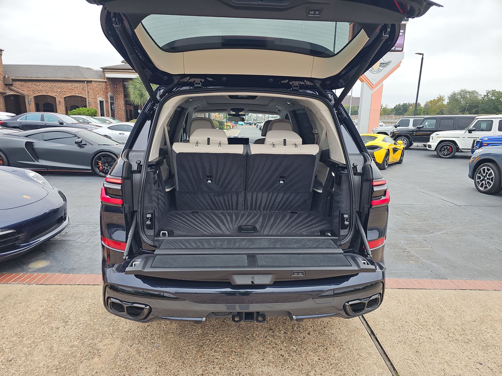 2024 BMW X7 M60i AWD