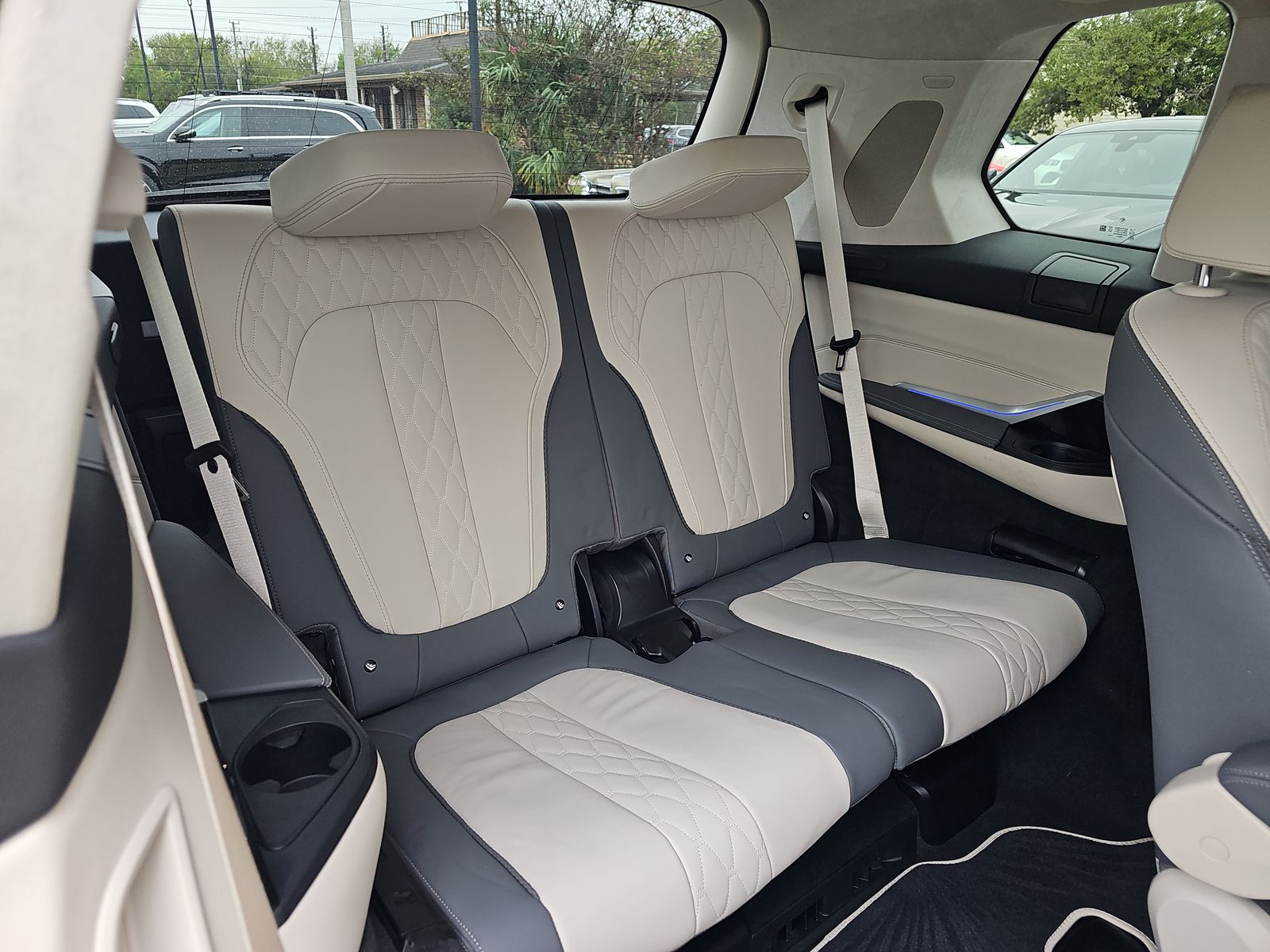 2024 BMW X7 M60i AWD