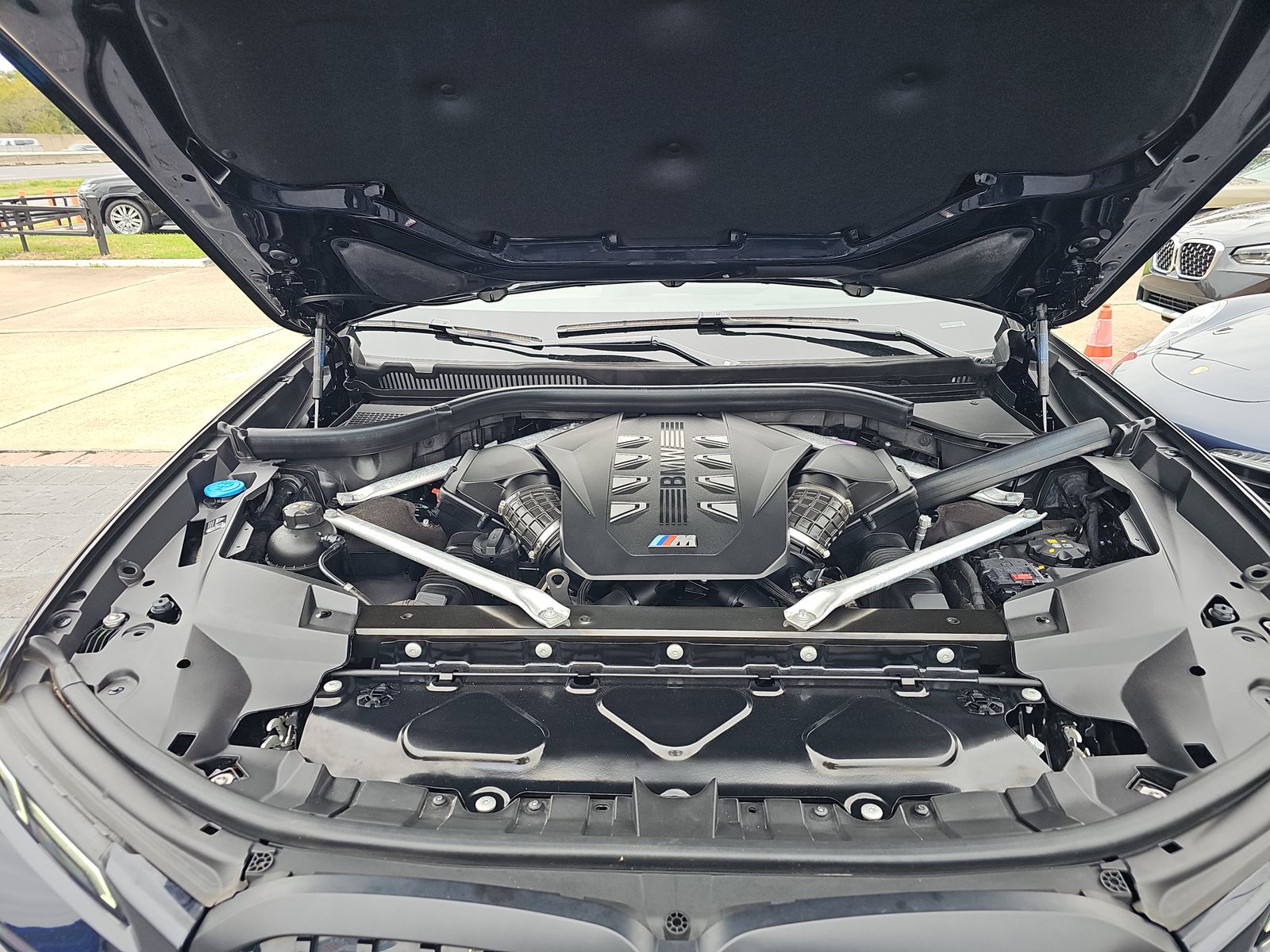 2024 BMW X7 M60i AWD