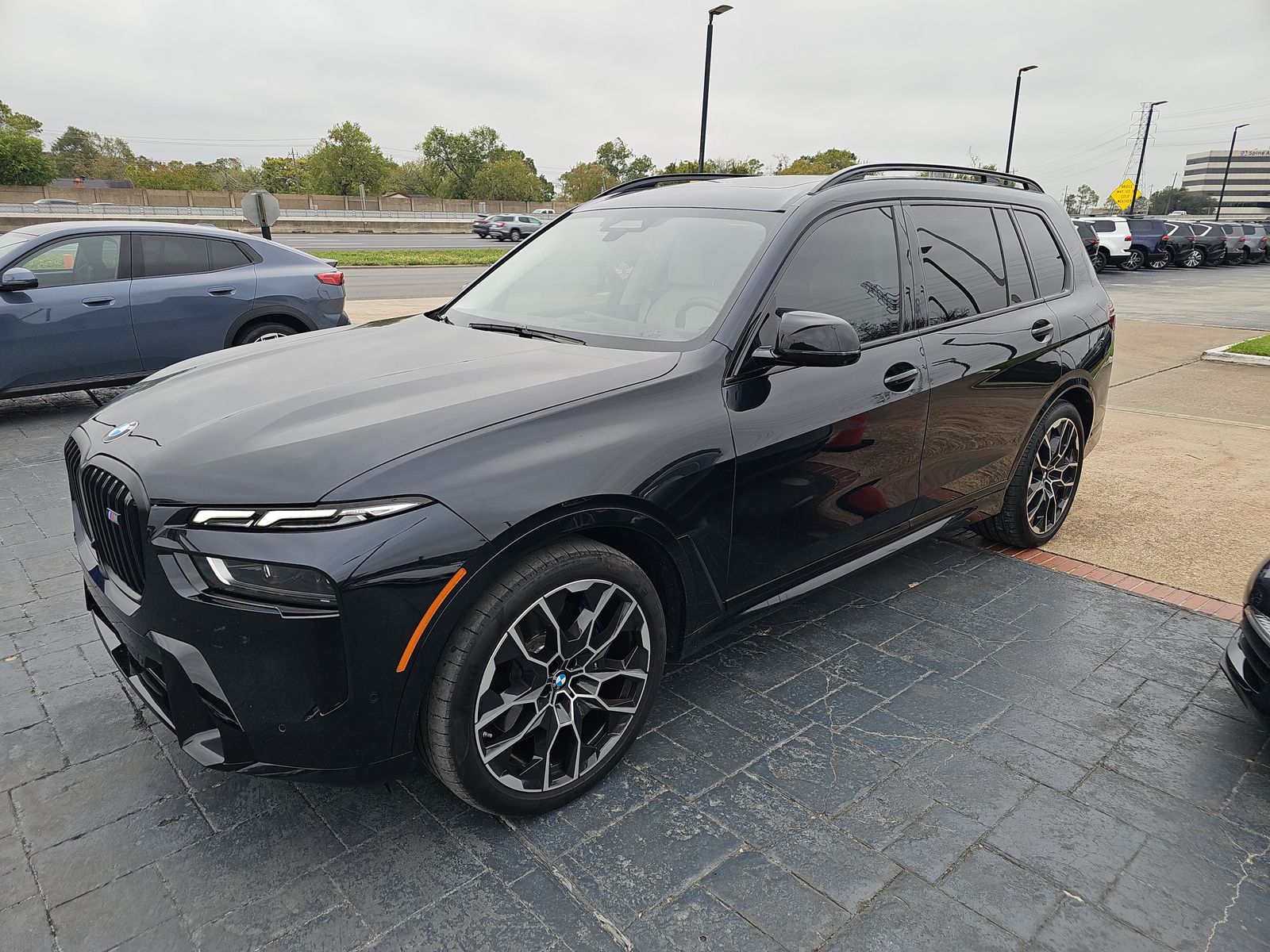2024 BMW X7 M60i AWD