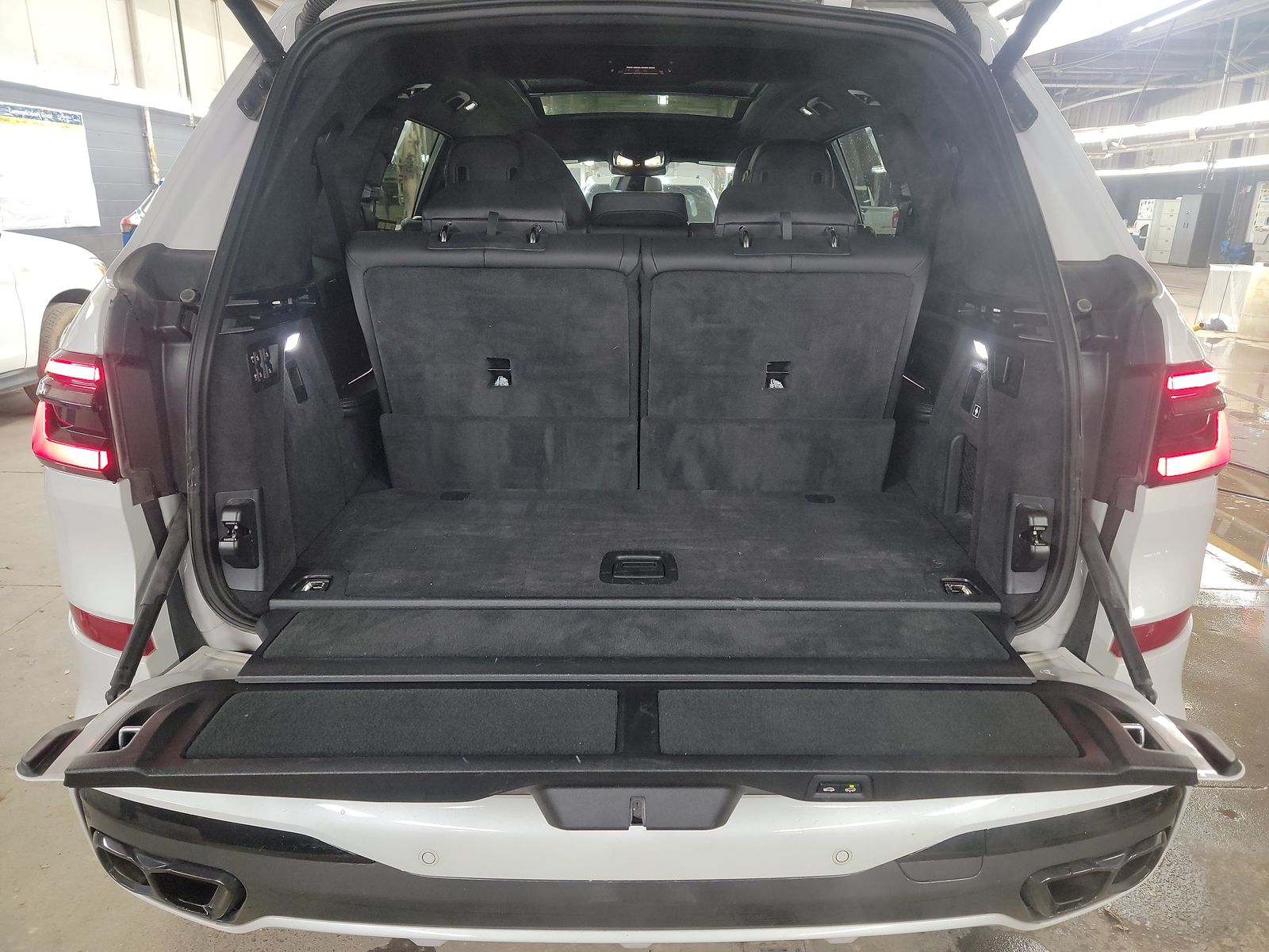 2026 BMW X7 M60i AWD